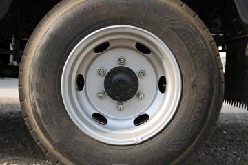 ����Ծ�� ��ԽEC300 4.5T 4.15�׵��Ŵ��綯��ʽ�Ῠ81.14kWhͼƬ