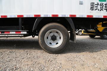 ����Ծ�� ��ԽEC300 4.5T 4.15�׵��Ŵ��綯��ʽ�Ῠ81.14kWhͼƬ