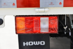 中国重汽HOWO 悍将M 140马力 4.15米单排栏板轻卡(ZZ1047C3215F145)