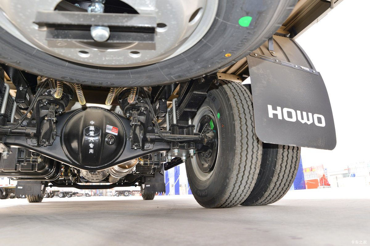йHOWO H 140 4.15׵Ῠ(6)(ZZ1047C3215F145)                                                