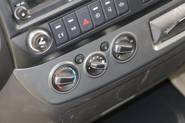 ŷ���� ����HS 4.5T 4.08�ײ��ʽ��϶�����س�(��ɲ)(BJ5048XLCPHEV1)14.016kWhͼƬ