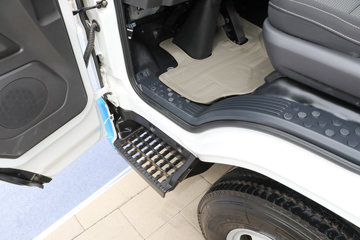 ŷ���� ����HS 4.5T 4.08�ײ��ʽ��϶�����س�(��ɲ)(BJ5048XLCPHEV1)14.016kWhͼƬ