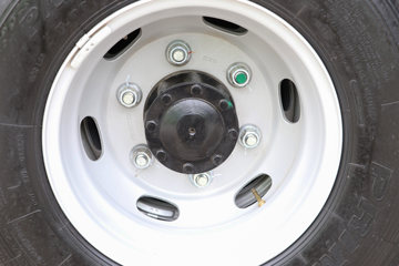 ŷ���� ����HS 4.5T 4.08�ײ��ʽ��϶�����س�(��ɲ)(BJ5048XLCPHEV1)14.016kWhͼƬ