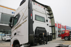 陕汽重卡 德龙X6000 菁英版 560马力 6X4 AMT自动档牵引车(国六)(SX4259GD4Q2)