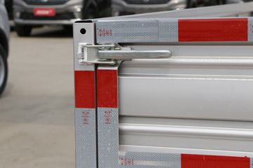 ������Խ��X7 1.6L 122���� 3.05��˫������С��(����)(CKS1034FRS6B1)ͼƬ