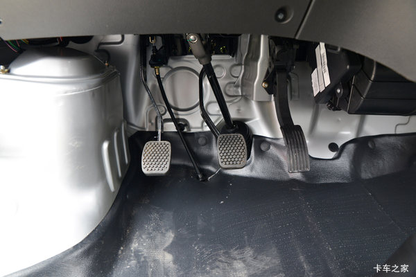 购新豹T1载货车 享高达0.1万优惠