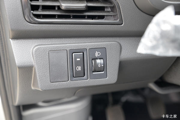 购新豹T1载货车 享高达0.1万优惠