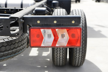 �������ó� ������9 ���˰� 150���� 4X2 4.15�׵�����ʽ�Ῠ(����)ͼƬ