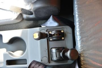 ����ʮͨ T3���� 200���� 4X4 4��ԽҰ��ж��(��ɫ)(����)ͼƬ