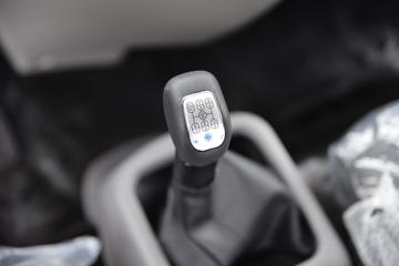 ����ʮͨ ��� 245���� 6X2 �泵��(STQ5257JSQD6)ͼƬ