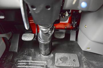 ����ʮͨ ��� 245���� 6X2 �泵��(STQ5257JSQD6)ͼƬ