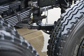 ����ʮͨ ��� 245���� 6X2 �泵��(STQ5257JSQD6)ͼƬ