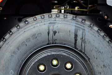 ����ʮͨ ��� 245���� 6X2 �泵��(STQ5257JSQD6)ͼƬ