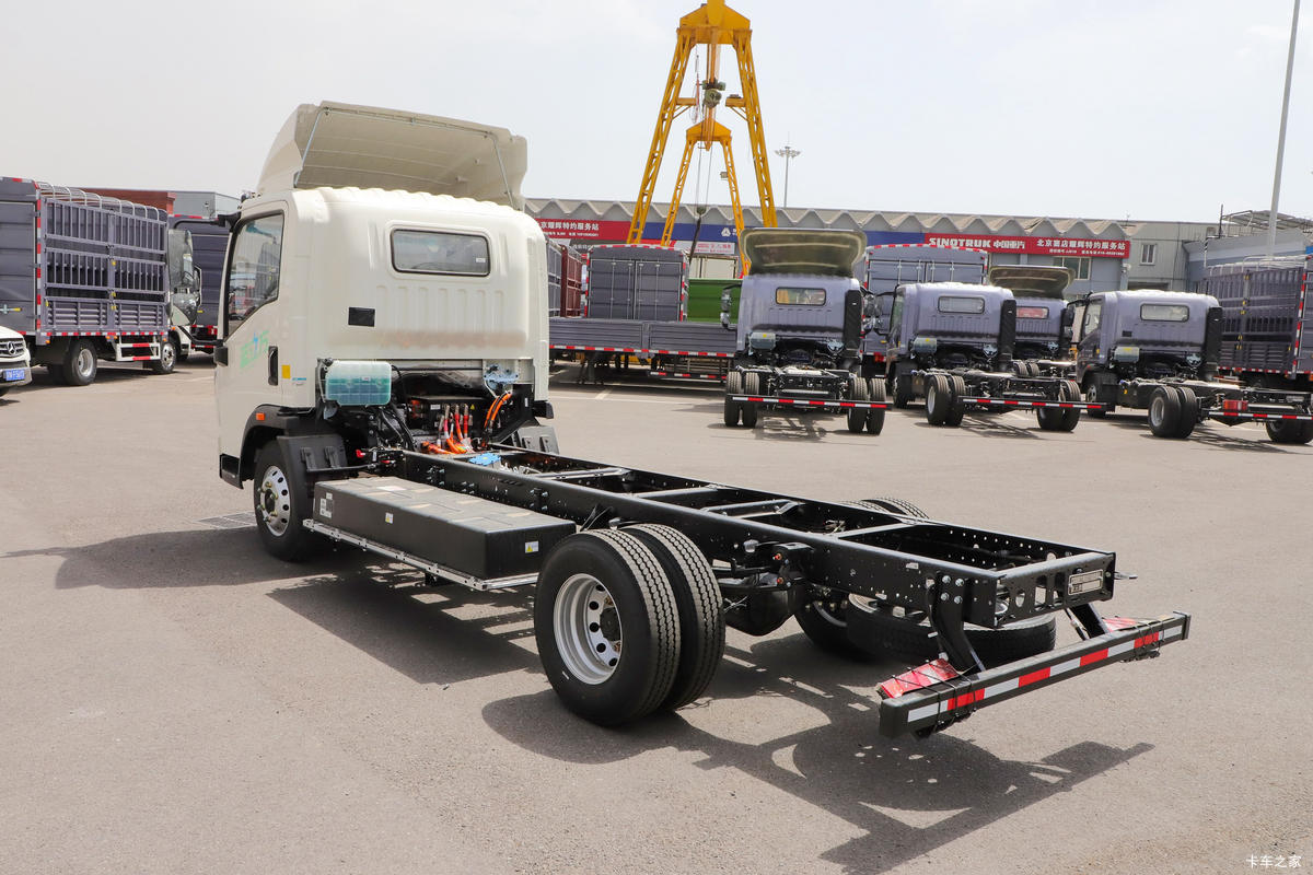 йHOWO  4.5T 4.15׵Ŵ綯ʽῨ(ZZ5047XXYG3314Z146BEV)100.27kWh