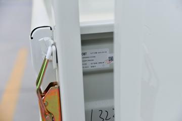  M2 1.6L 122  3.3Ű΢(BJ1032V5PV5-11)ͼƬ