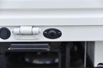  M2 1.6L 122  3.3Ű΢(BJ1032V5PV5-11)ͼƬ