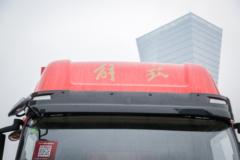青岛解放 JK6中卡 270马力 4X2 9.7米翼开启厢式载货车(国六)(CA5180XYKP28K8L8E6A90)