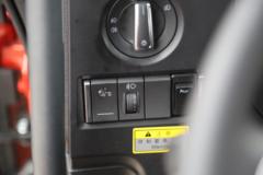 青岛解放 JK6中卡 270马力 4X2 9.7米翼开启厢式载货车(国六)(CA5180XYKP28K8L8E6A90)