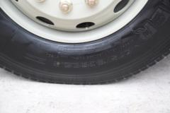 青岛解放 JK6中卡 270马力 4X2 9.7米翼开启厢式载货车(国六)(CA5180XYKP28K8L8E6A90)