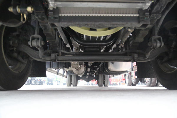 9.7米解放JK6翼展车 城际配送利器