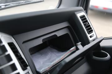 Զ�� E200 2021�� ��׼��4.5T 4.14�׵��Ŵ��綯��ʽ�Ῠ106.95kWhͼƬ