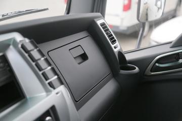 Զ�� E200 2021�� ��׼��4.5T 4.14�׵��Ŵ��綯��ʽ�Ῠ106.95kWhͼƬ