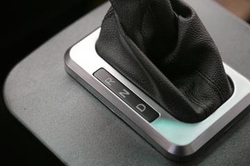 Զ�� E200 2021�� ��׼��4.5T 4.14�׵��Ŵ��綯��ʽ�Ῠ106.95kWhͼƬ