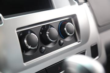 Զ�� E200 2021�� ��׼��4.5T 4.14�׵��Ŵ��綯��ʽ�Ῠ106.95kWhͼƬ