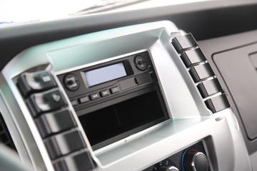 Զ�� E200 2021�� ��׼��4.5T 4.14�׵��Ŵ��綯��ʽ�Ῠ106.95kWhͼƬ