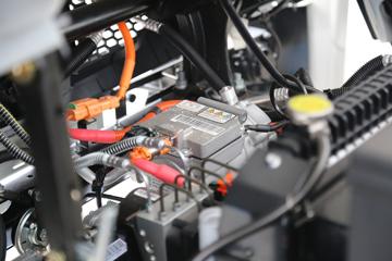 Զ�� E200 2021�� ��׼��4.5T 4.14�׵��Ŵ��綯��ʽ�Ῠ106.95kWhͼƬ