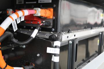 Զ�� E200 2021�� ��׼��4.5T 4.14�׵��Ŵ��綯��ʽ�Ῠ106.95kWhͼƬ