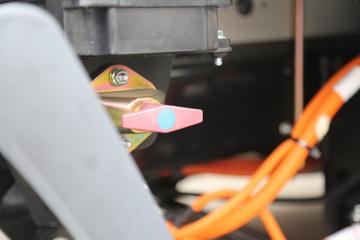 Զ�� E200 2021�� ��׼��4.5T 4.14�׵��Ŵ��綯��ʽ�Ῠ106.95kWhͼƬ