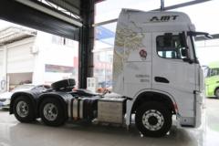 陕汽重卡 德龙X6000 680马力 6X4 AMT自动挡牵引车(国六)(SX4259GE4Q3)