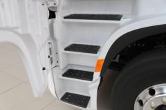 陕汽重卡 德龙X6000 680马力 6X4 AMT自动挡牵引车(国六)(SX4259GE4Q3)