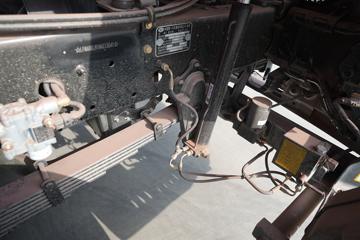 �ൺ��� JK6�п� 220���� 4X2 6.8�ײ�դʽ�ػ���(����)(CA5180CCYP28K2L2E6A80)ͼƬ