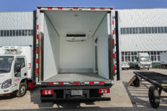 东风柳汽 乘龙L2 160马力 4X2 4.08米冷藏车(国六)(8档变速箱)(LZ5041XLCL2AC1)