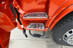 大运 F7重卡 300马力 8X2 6.8米自卸车(国六)(DYQ3313D6EB)