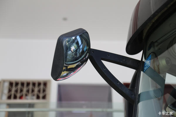 许昌风神优惠季天龙旗舰KX 530马力 6X4 CNG牵引车