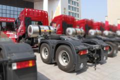 东风柳汽 乘龙H5 超轻版 460马力 6X4 LNG牵引车(国六)(LZ4250H7DM1)