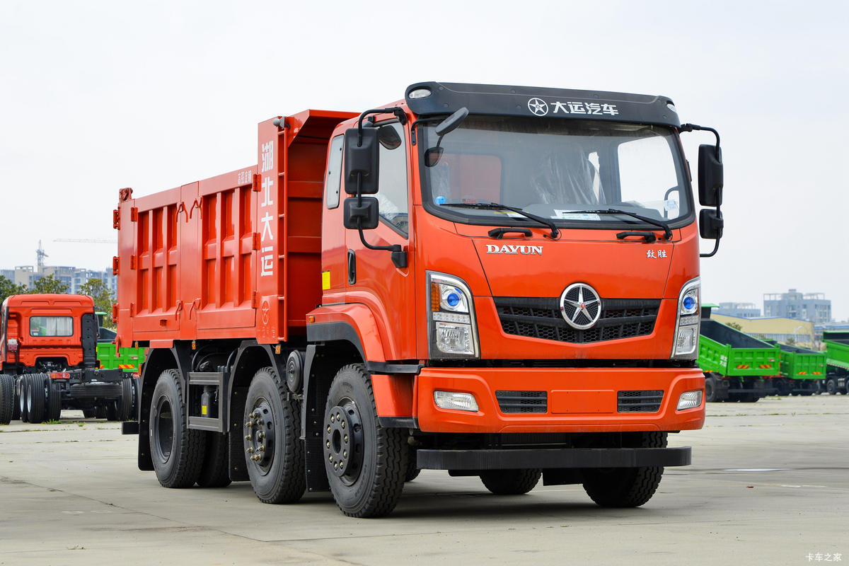 大运 致胜中卡 复合型 245马力 6X2 4.55米自卸车(速比5.73)