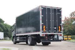 庆铃 五十铃巨咖 240马力 4X2 7.6米厢式载货车(QL5180XXYGTFRJ)