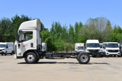 江铃 凯运＋中体 146马力 4.2米单排仓栅式轻卡(国六)(气刹)(JX5044CCYTGB26)