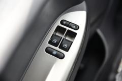 福田 奥铃大黄蜂PLUS 220马力 6.8米排半仓栅式载货车(国六)(BJ5188CCYKPFK-AD1)