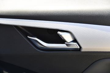 ������ʮ�� ���� 2.5T���� 143���� �ֶ����� ����˫��Ƥ��ͼƬ