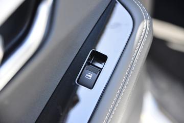 ������ʮ�� ���� 2.5T���� 143���� �ֶ����� ����˫��Ƥ��ͼƬ