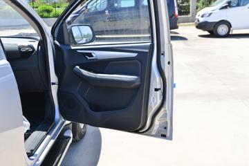 ������ʮ�� ���� 2.5T���� 143���� �ֶ����� ����˫��Ƥ��ͼƬ