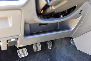 ������ʮ�� ���� 2.5T���� 143���� �ֶ����� ����˫��Ƥ��ͼƬ