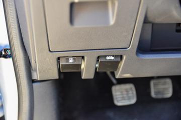 ������ʮ�� ���� 2.5T���� 143���� �ֶ����� ����˫��Ƥ��ͼƬ