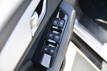 ������ʮ�� ���� 2.5T���� 143���� �ֶ����� ����˫��Ƥ��ͼƬ