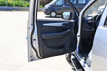 ������ʮ�� ���� 2.5T���� 143���� �ֶ����� ����˫��Ƥ��ͼƬ